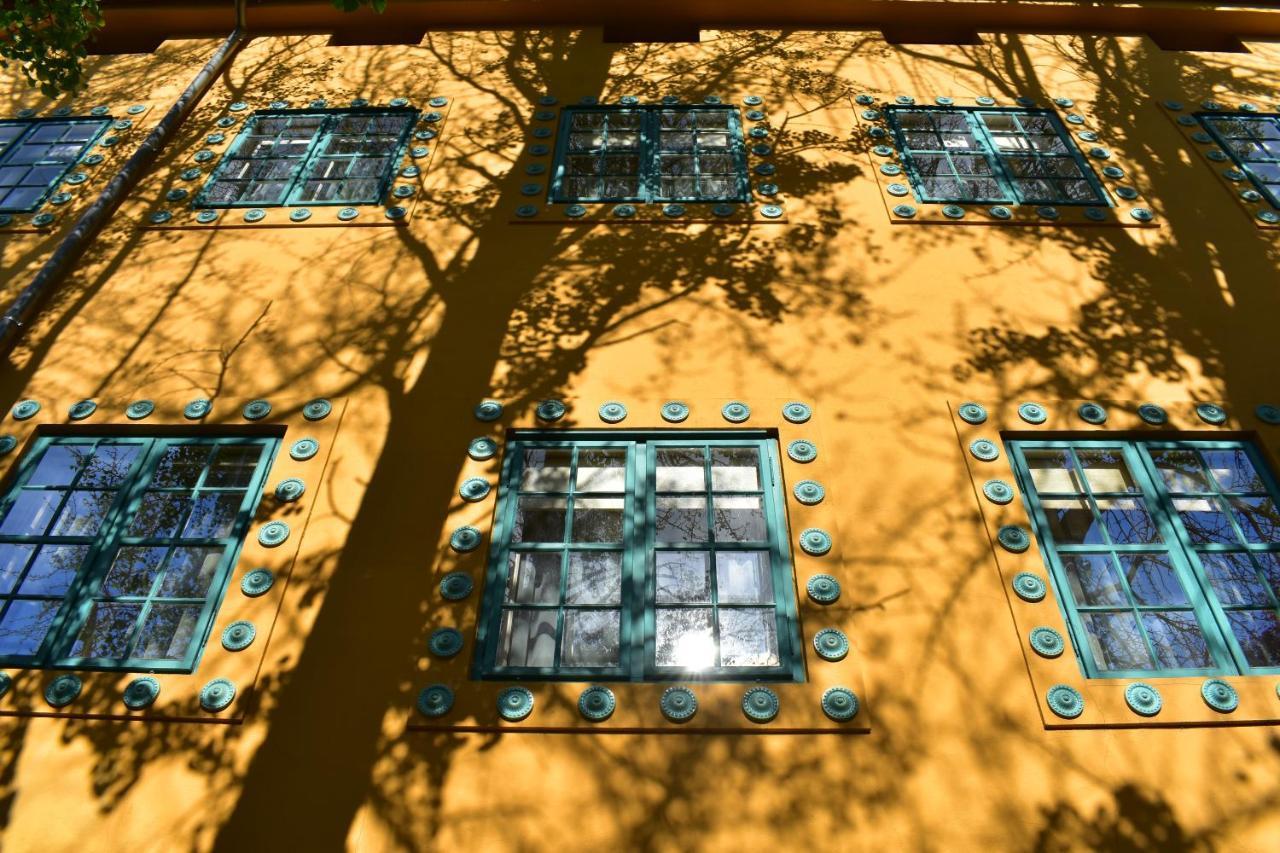 Zsolnay Negyed Vendeghaza Aparthotel Pecs Exterior photo